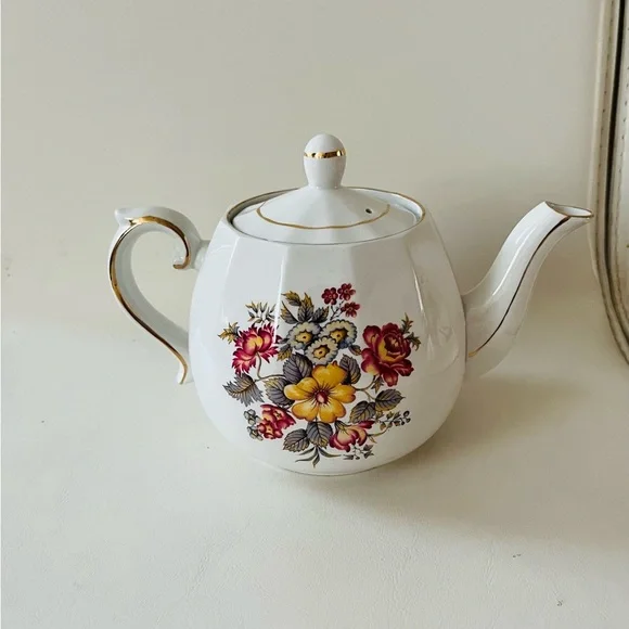 Ellgreave England Floral Bone China Teapot with Gold Trim - Picture 7 of 14